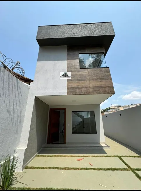 Foto 1 de Casa com 3 Quartos à venda, 112m² em Centro, Pedro Leopoldo