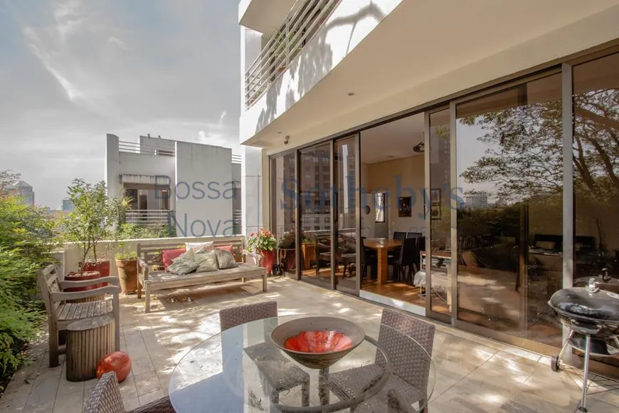 Foto 1 de Casa de Condomínio com 4 Quartos à venda, 454m² em Cidade Jardim, São Paulo
