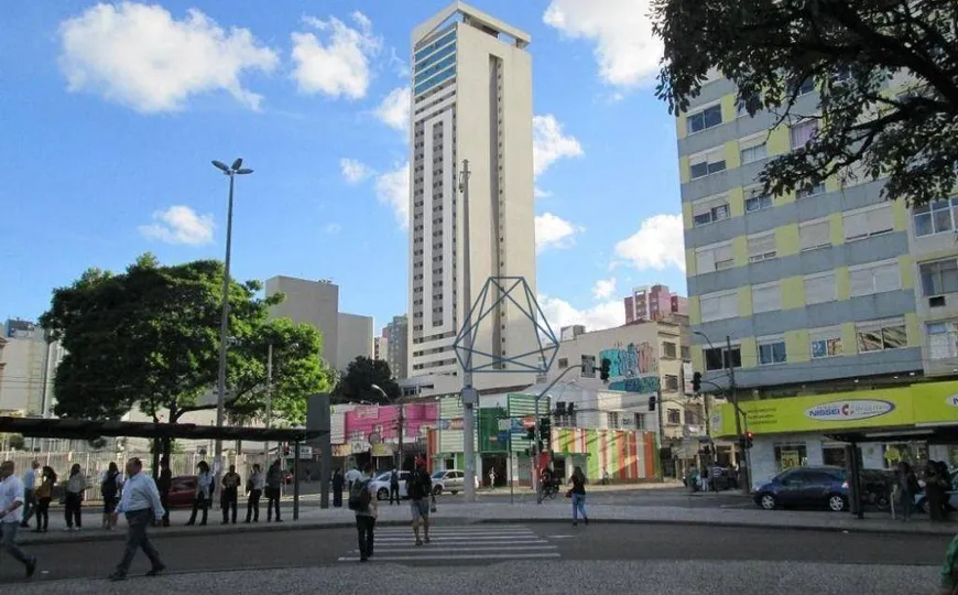 Foto 1 de Apartamento com 1 Quarto à venda, 26m² em Centro, Curitiba