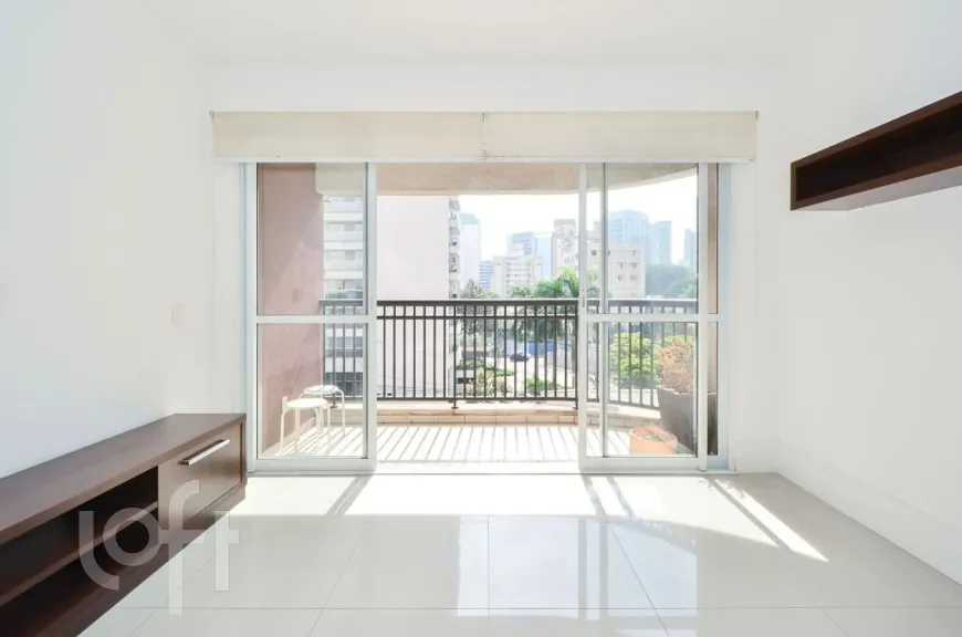 Foto 1 de Apartamento com 2 Quartos à venda, 65m² em Vila Olímpia, São Paulo