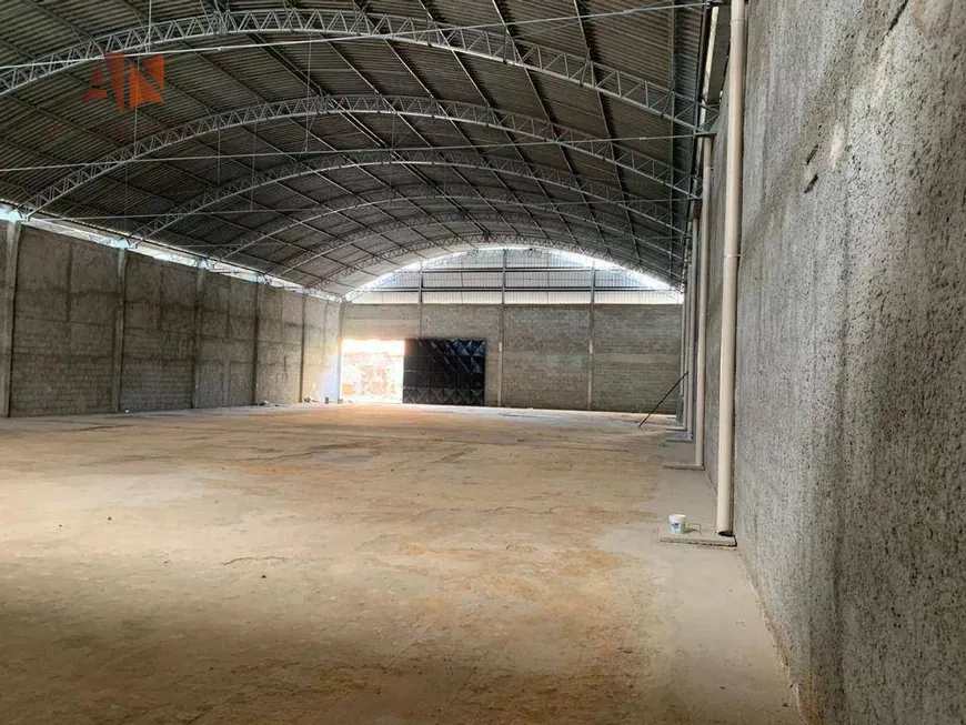 Foto 1 de Galpão/Depósito/Armazém para alugar, 897m² em Serrinha, Fortaleza