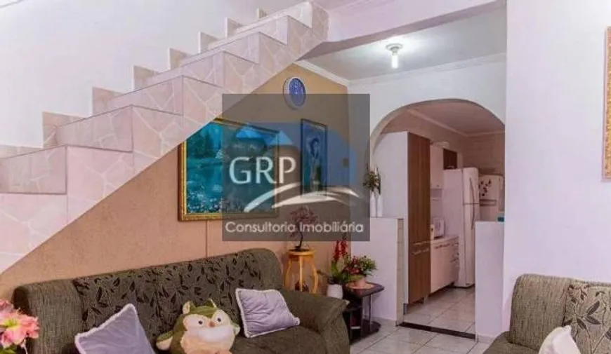Foto 1 de Sobrado com 2 Quartos à venda, 138m² em Jardim Teles de Menezes, Santo André