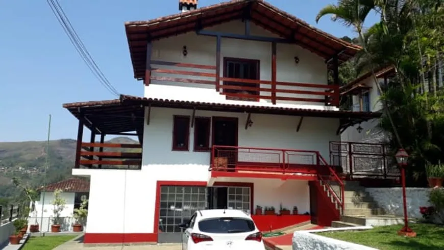 Foto 1 de Casa com 5 Quartos à venda, 375m² em Retiro, Petrópolis