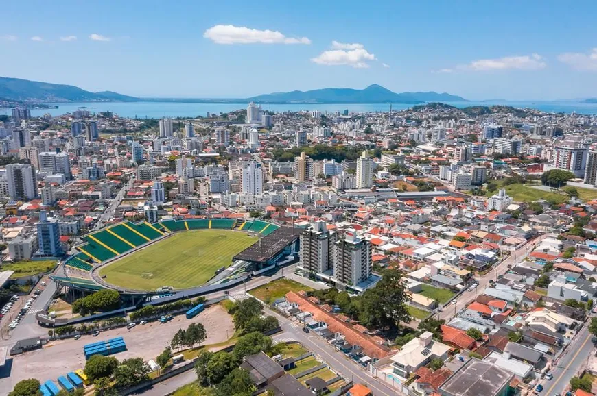 Foto 1 de Apartamento com 2 Quartos à venda, 76m² em Canto, Florianópolis