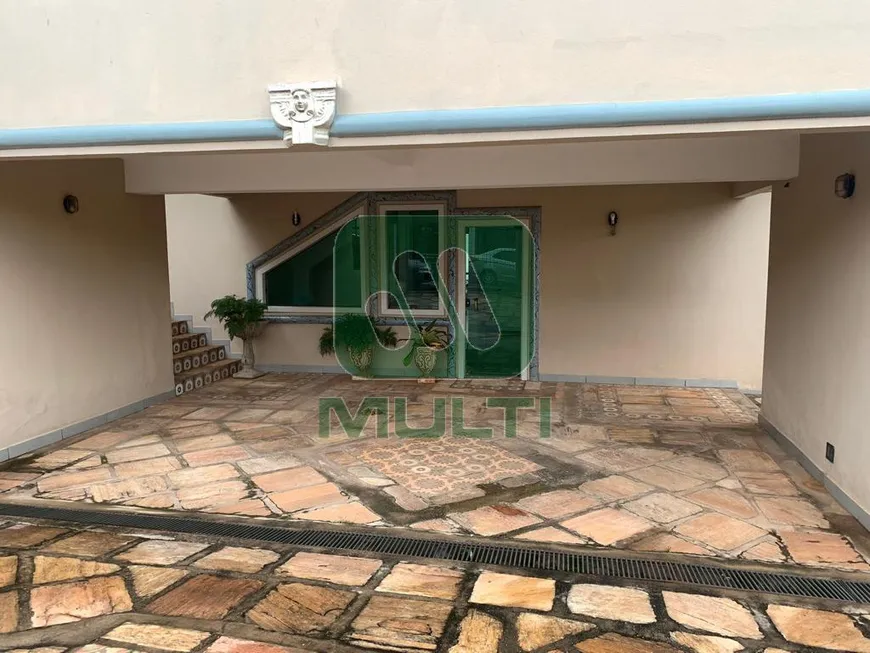 Foto 1 de Casa com 4 Quartos para alugar, 425m² em Vigilato Pereira, Uberlândia