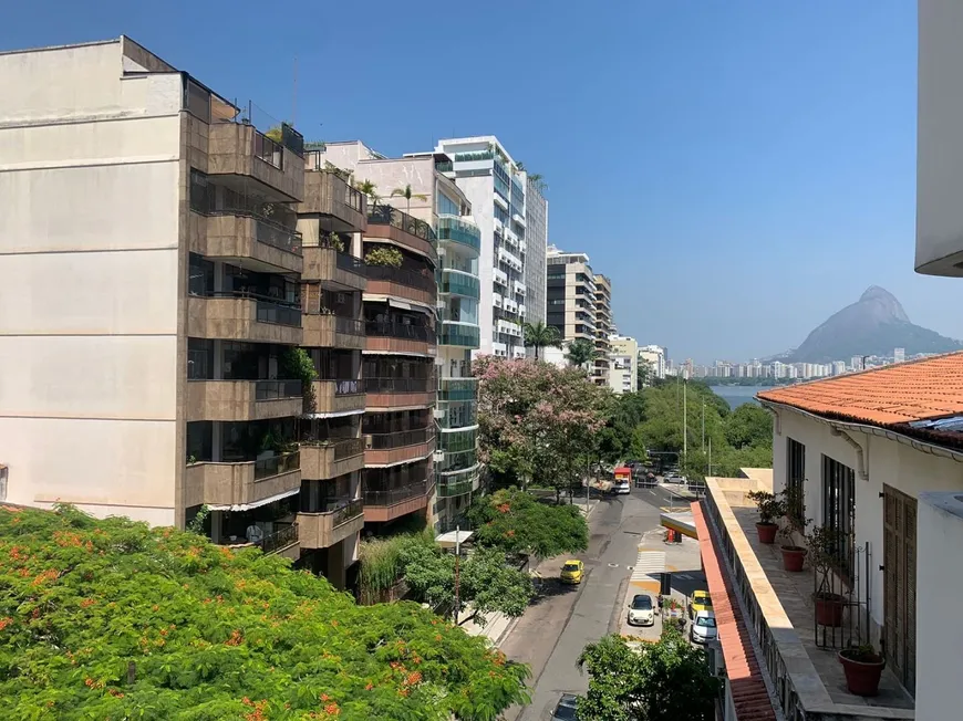 Foto 1 de Apartamento com 3 Quartos à venda, 150m² em Lagoa, Rio de Janeiro