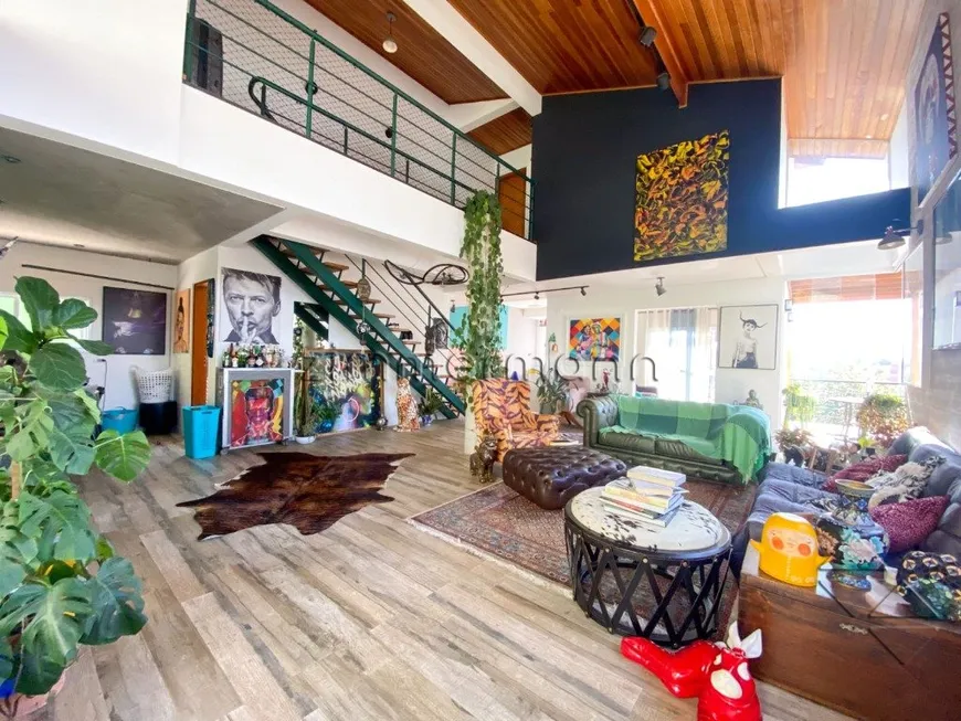 Foto 1 de Casa com 3 Quartos à venda, 300m² em Vila Romana, São Paulo