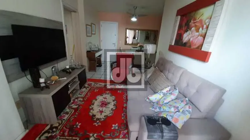 Foto 1 de Apartamento com 2 Quartos à venda, 58m² em Barra da Tijuca, Rio de Janeiro