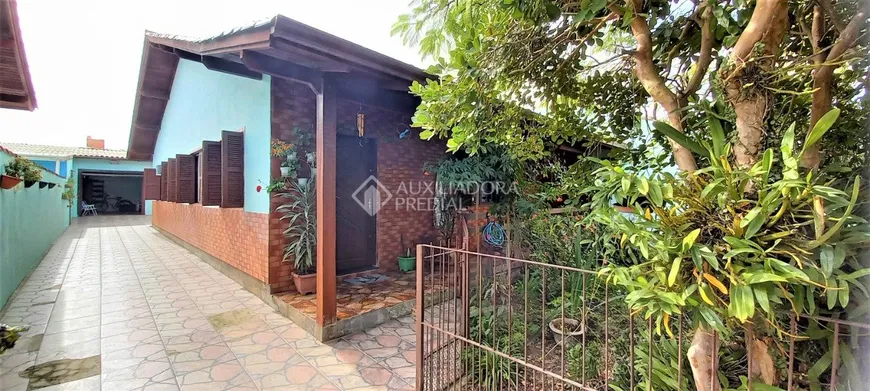 Foto 1 de Casa com 3 Quartos à venda, 112m² em Ponta Grossa, Porto Alegre