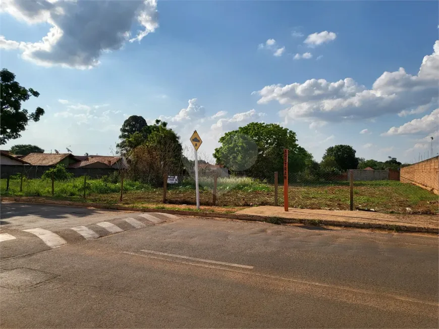 Foto 1 de Lote/Terreno à venda, 2002m² em Vila Cidade Morena, Campo Grande