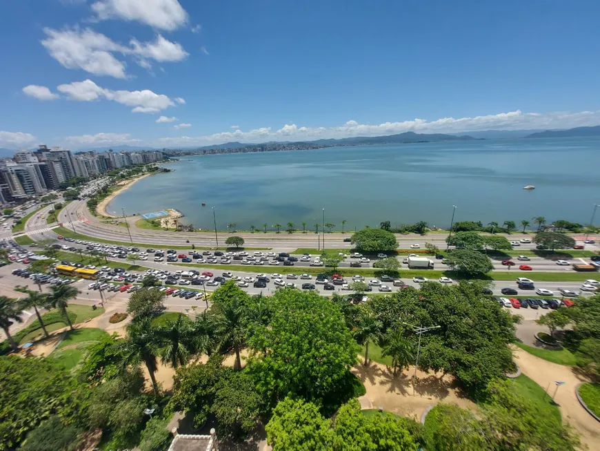 Foto 1 de Cobertura com 3 Quartos à venda, 174m² em Beira Mar, Florianópolis