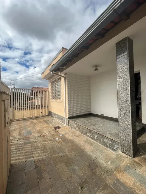 Foto 1 de Casa com 3 Quartos à venda, 150m² em Barreiro, Belo Horizonte
