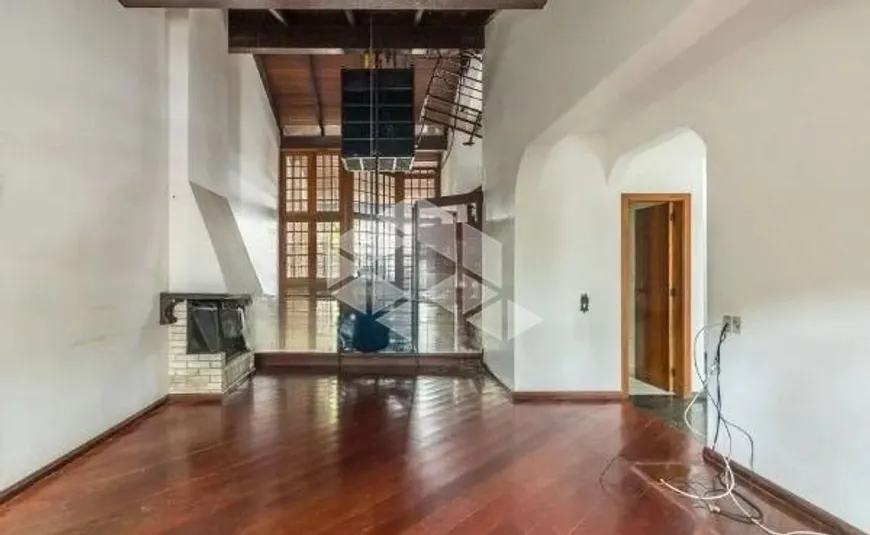 Foto 1 de Casa com 4 Quartos à venda, 229m² em Mont' Serrat, Porto Alegre