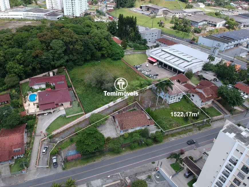 Foto 1 de Sobrado com 4 Quartos à venda, 300m² em Anita Garibaldi, Joinville