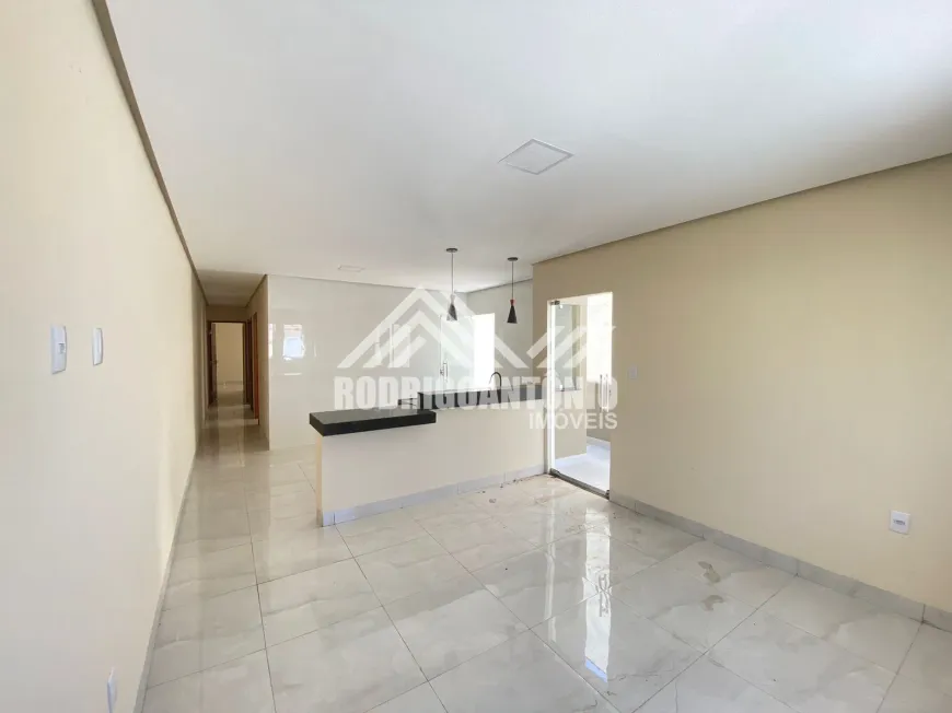Foto 1 de Casa com 3 Quartos à venda, 222m² em Planalto, Montes Claros