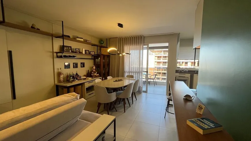 Foto 1 de Apartamento com 3 Quartos à venda, 105m² em Canto, Florianópolis