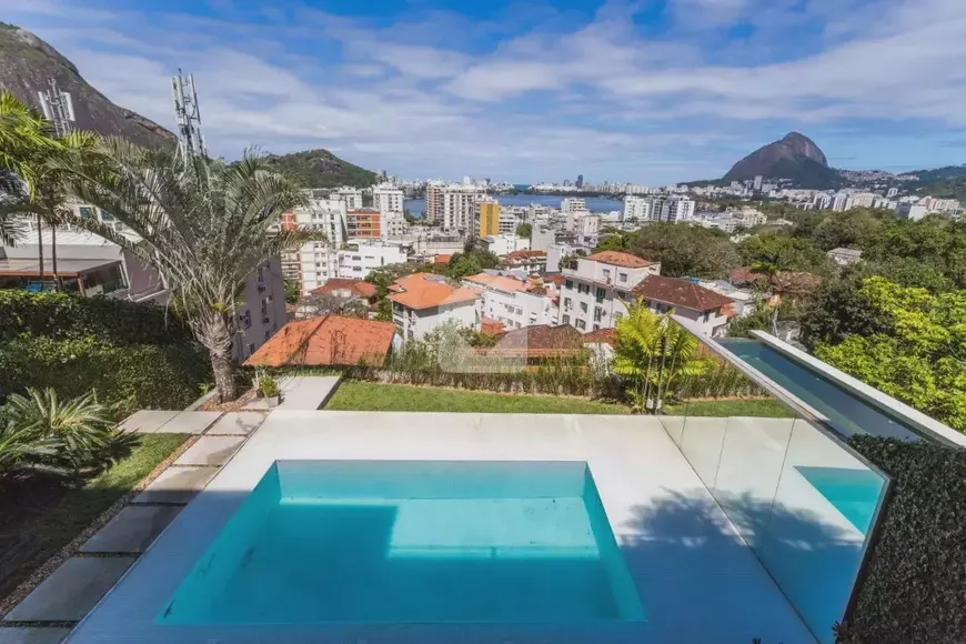 Foto 1 de Casa com 4 Quartos à venda, 1200m² em Jardim Botânico, Rio de Janeiro