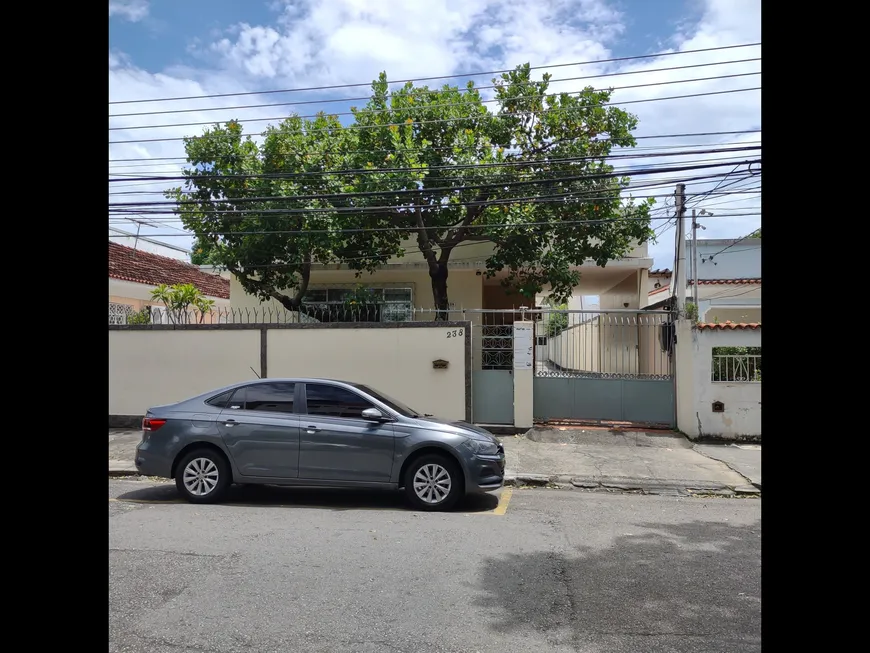 Foto 1 de Casa com 5 Quartos à venda, 250m² em  Vila Valqueire, Rio de Janeiro