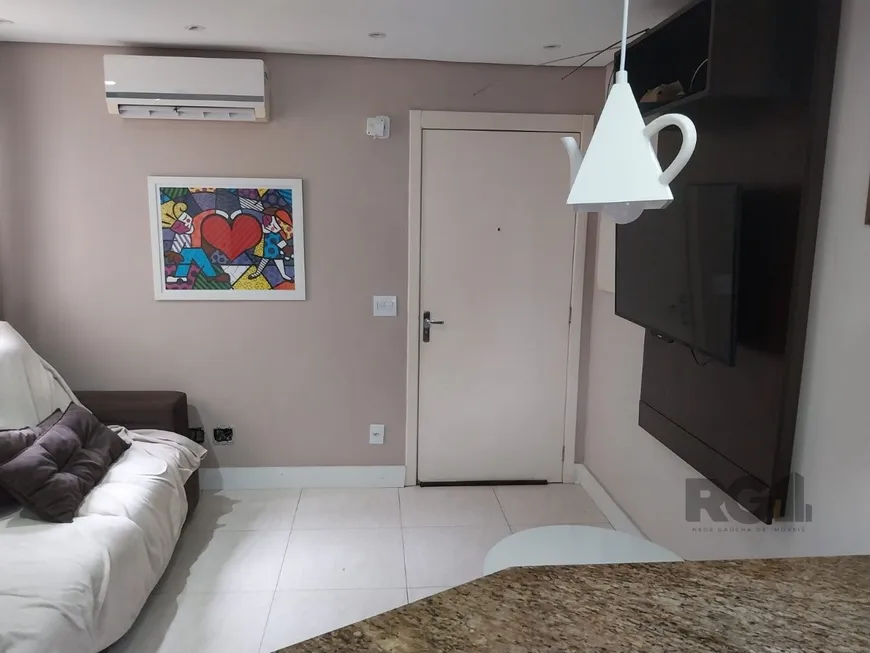 Foto 1 de Apartamento com 2 Quartos à venda, 44m² em Restinga, Porto Alegre