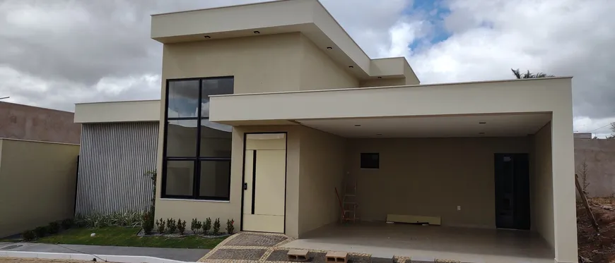 Foto 1 de Casa de Condomínio com 3 Quartos à venda, 230m² em Setor Habitacional Arniqueira, Brasília