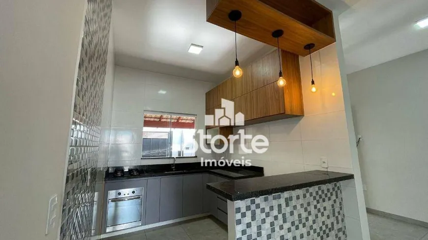 Foto 1 de Casa com 2 Quartos à venda, 70m² em Laranjeiras, Uberlândia