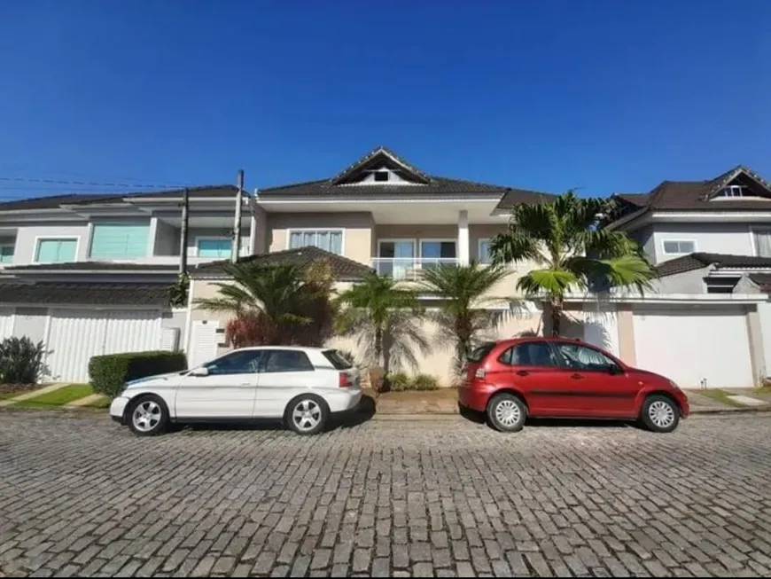 Foto 1 de Casa de Condomínio com 4 Quartos para venda ou aluguel, 290m² em Vargem Pequena, Rio de Janeiro