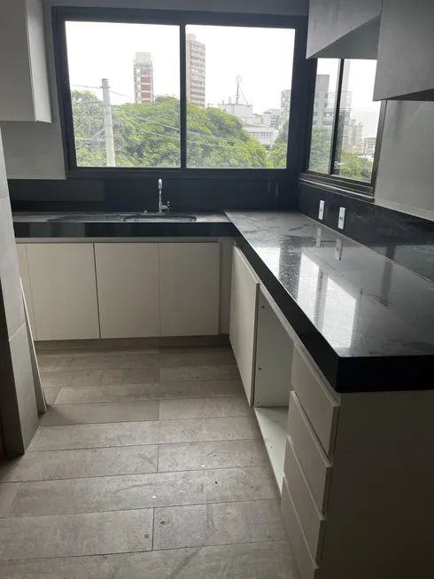 Foto 1 de Apartamento com 3 Quartos para alugar, 90m² em Santo Agostinho, Belo Horizonte