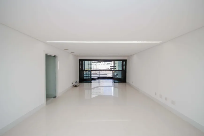 Foto 1 de Apartamento com 4 Quartos para alugar, 345m² em Centro, Juiz de Fora