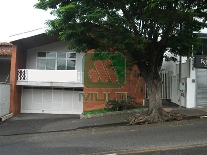 Foto 1 de Casa com 8 Quartos para alugar, 640m² em Lidice, Uberlândia