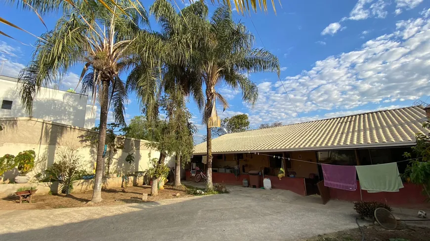 Foto 1 de Casa com 3 Quartos à venda, 450m² em Fernão Dias, Esmeraldas