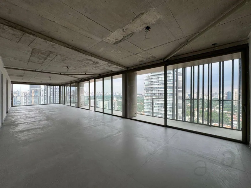 Foto 1 de Apartamento com 3 Quartos para alugar, 232m² em Pinheiros, São Paulo