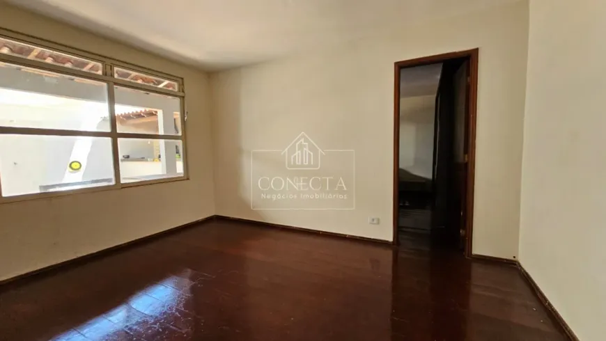 Foto 1 de Casa com 4 Quartos à venda, 220m² em Umuarama, Uberlândia