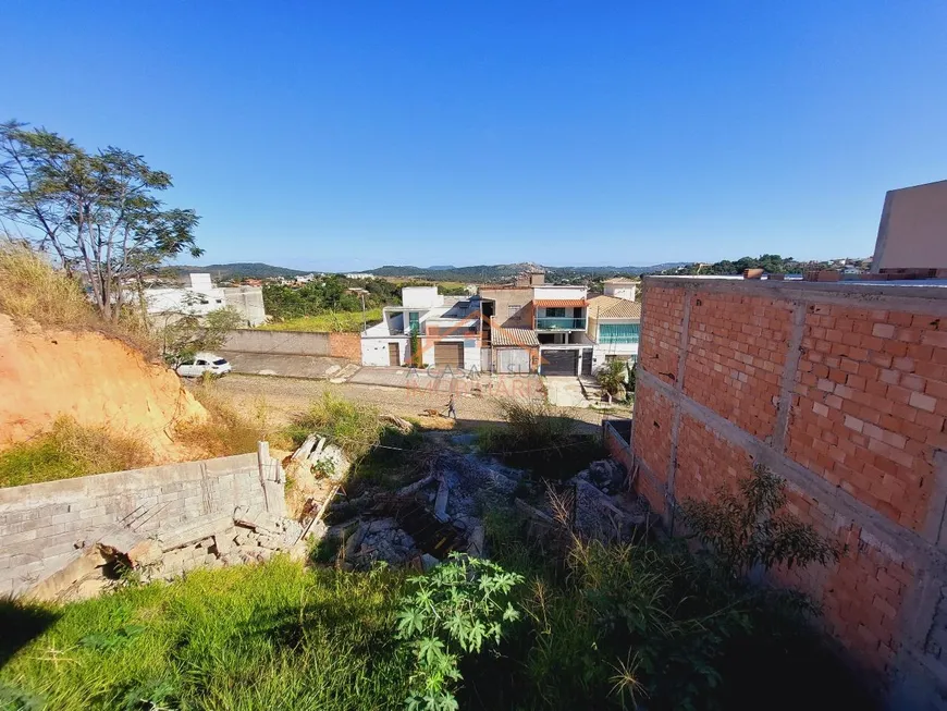 Foto 1 de Lote/Terreno à venda, 402m² em Tropical, Contagem