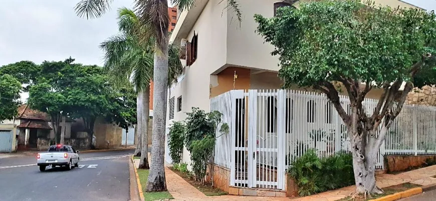 Foto 1 de Casa com 4 Quartos para alugar, 293m² em Vila Maristela, Presidente Prudente