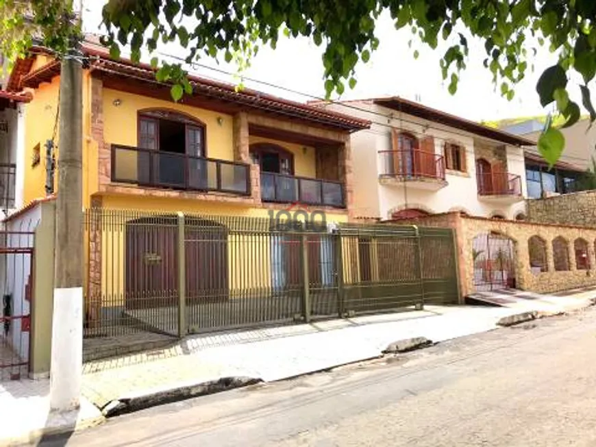 Foto 1 de Casa de Condomínio com 4 Quartos à venda, 250m² em Bosque dos Pinheiros, Juiz de Fora