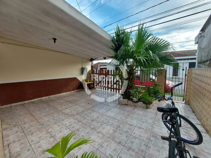Foto 1 de Casa com 2 Quartos à venda, 128m² em Rádio Clube, Santos