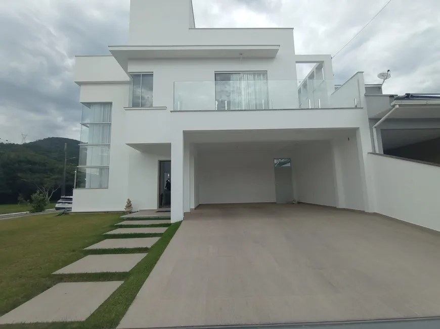 Foto 1 de Casa de Condomínio com 4 Quartos à venda, 243m² em Praia de Fora, Palhoça