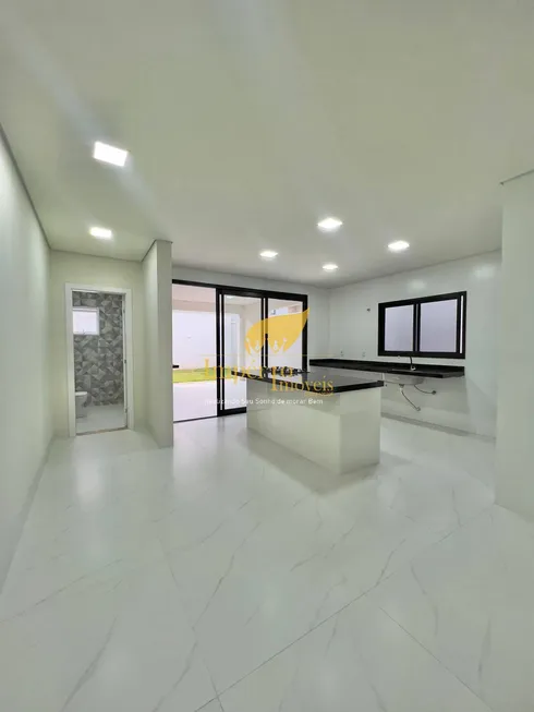 Foto 1 de Casa de Condomínio com 3 Quartos à venda, 263m² em Condomínio Belvedere, Cuiabá