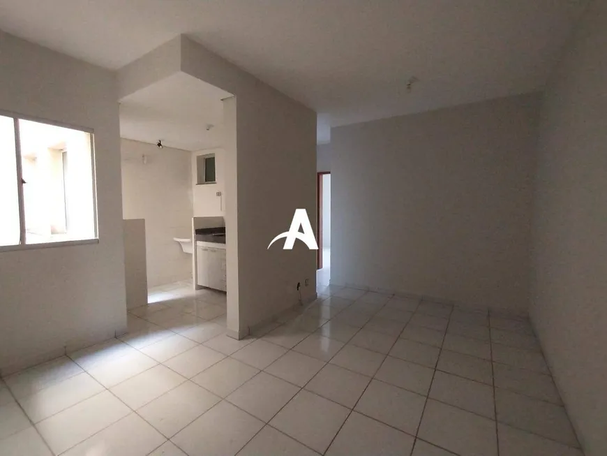 Foto 1 de Apartamento com 2 Quartos à venda, 46m² em Jardim Holanda, Uberlândia