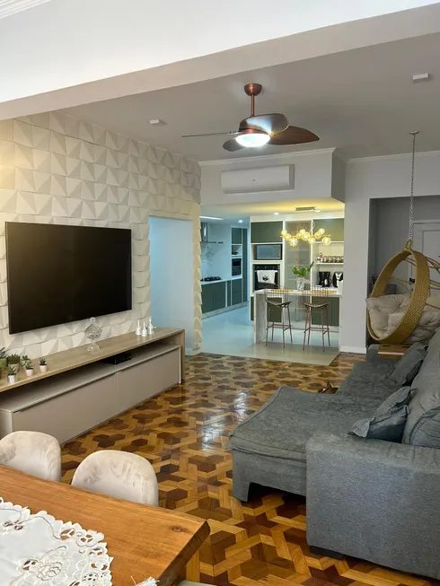 Foto 1 de Apartamento com 3 Quartos à venda, 134m² em Copacabana, Rio de Janeiro