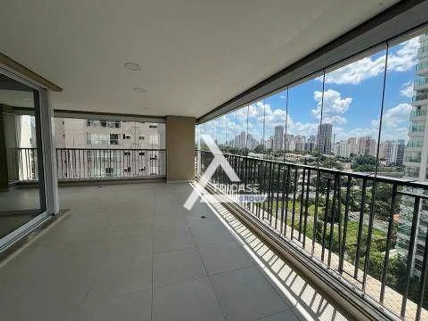 Foto 1 de Apartamento com 4 Quartos para alugar, 241m² em Campo Belo, São Paulo