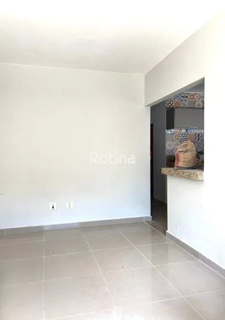 Foto 1 de Casa com 3 Quartos à venda, 215m² em Cidade Jardim, Uberlândia