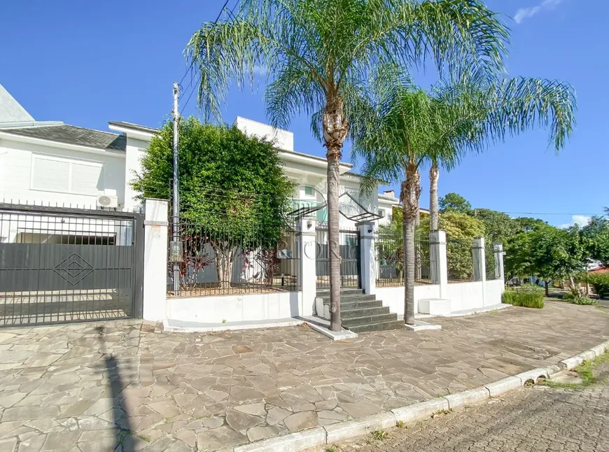 Foto 1 de Casa com 5 Quartos à venda, 500m² em Jardim Floresta, Porto Alegre