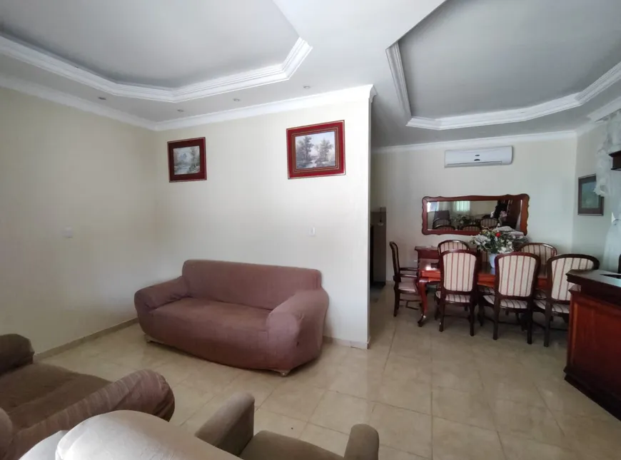 Foto 1 de Casa de Condomínio com 4 Quartos à venda, 200m² em Chapada, Manaus