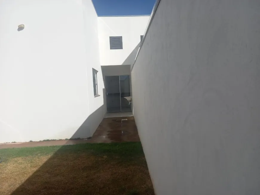 Foto 1 de Casa com 2 Quartos à venda, 68m² em Laranjeiras, Uberlândia