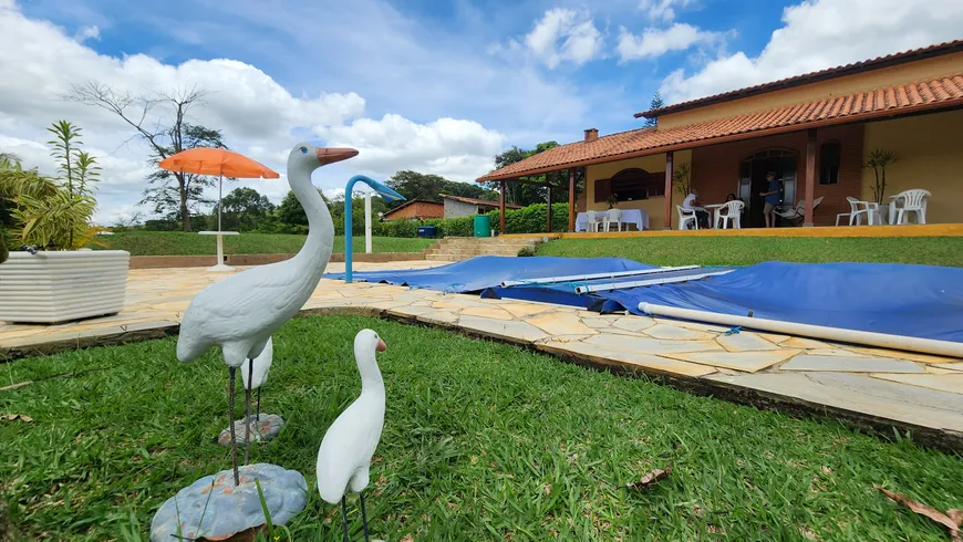 Foto 1 de Fazenda/Sítio com 2 Quartos à venda, 144m² em Centro, Simão Pereira