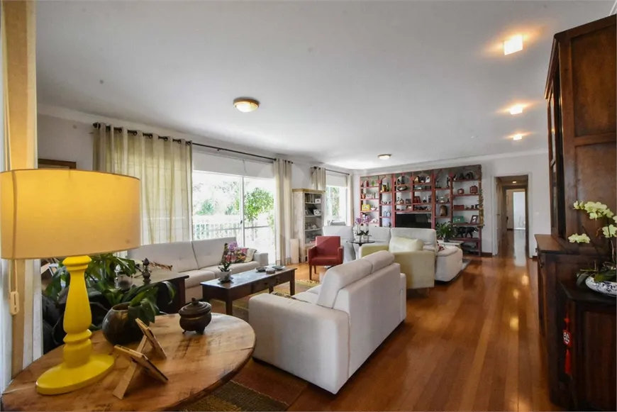 Foto 1 de Apartamento com 4 Quartos para venda ou aluguel, 243m² em Vila Sofia, São Paulo