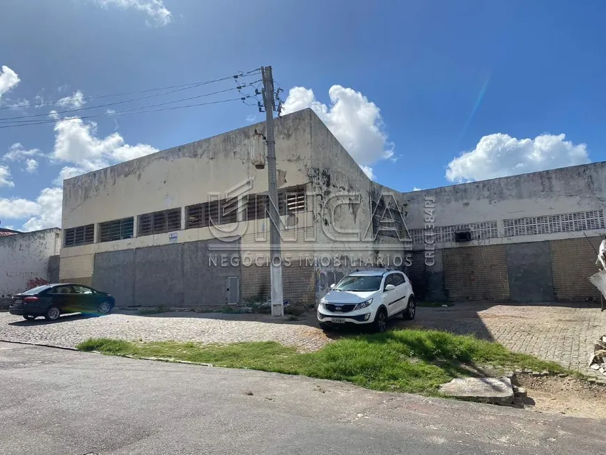 Foto 1 de Galpão/Depósito/Armazém à venda, 1500m² em América, Aracaju