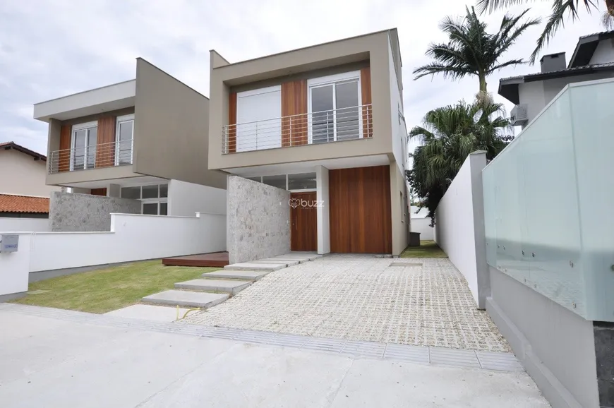 Foto 1 de Casa com 3 Quartos à venda, 194m² em Lagoa da Conceição, Florianópolis