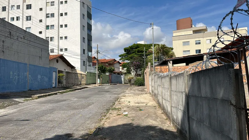 Foto 1 de Lote/Terreno à venda, 450m² em Heliópolis, Belo Horizonte